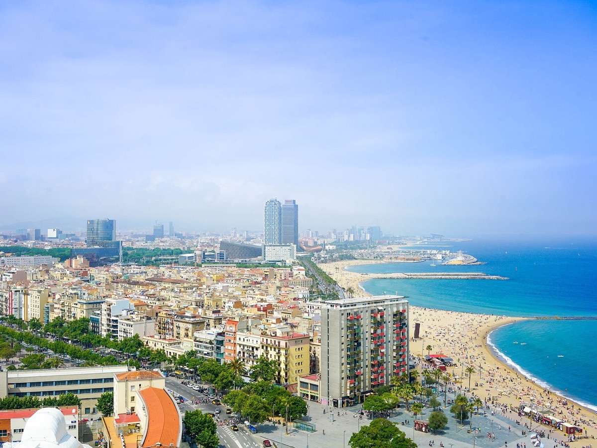 Barcelona, Spain — Kwashly partner laundry city